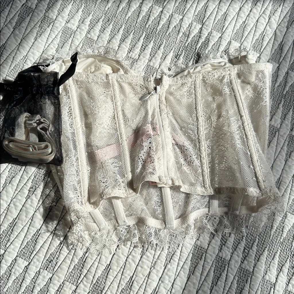 Victoria's Secret Dream Angel Corset White Lace Wired Boned 34C NWT - Image 3