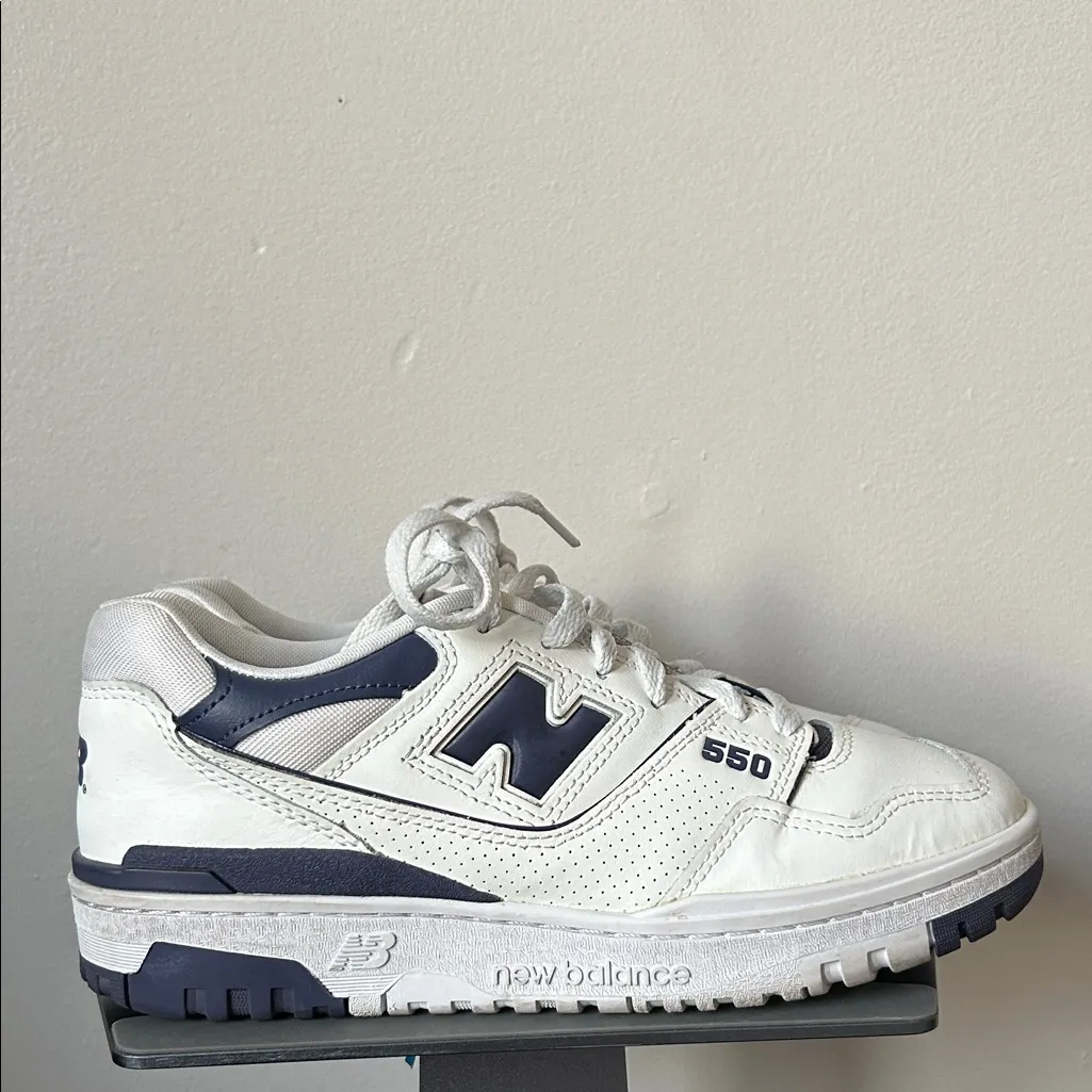 👟 New Balance 550 Sneakers
Unisex / Men’s 6.5M = Women’s 8W - Image 2