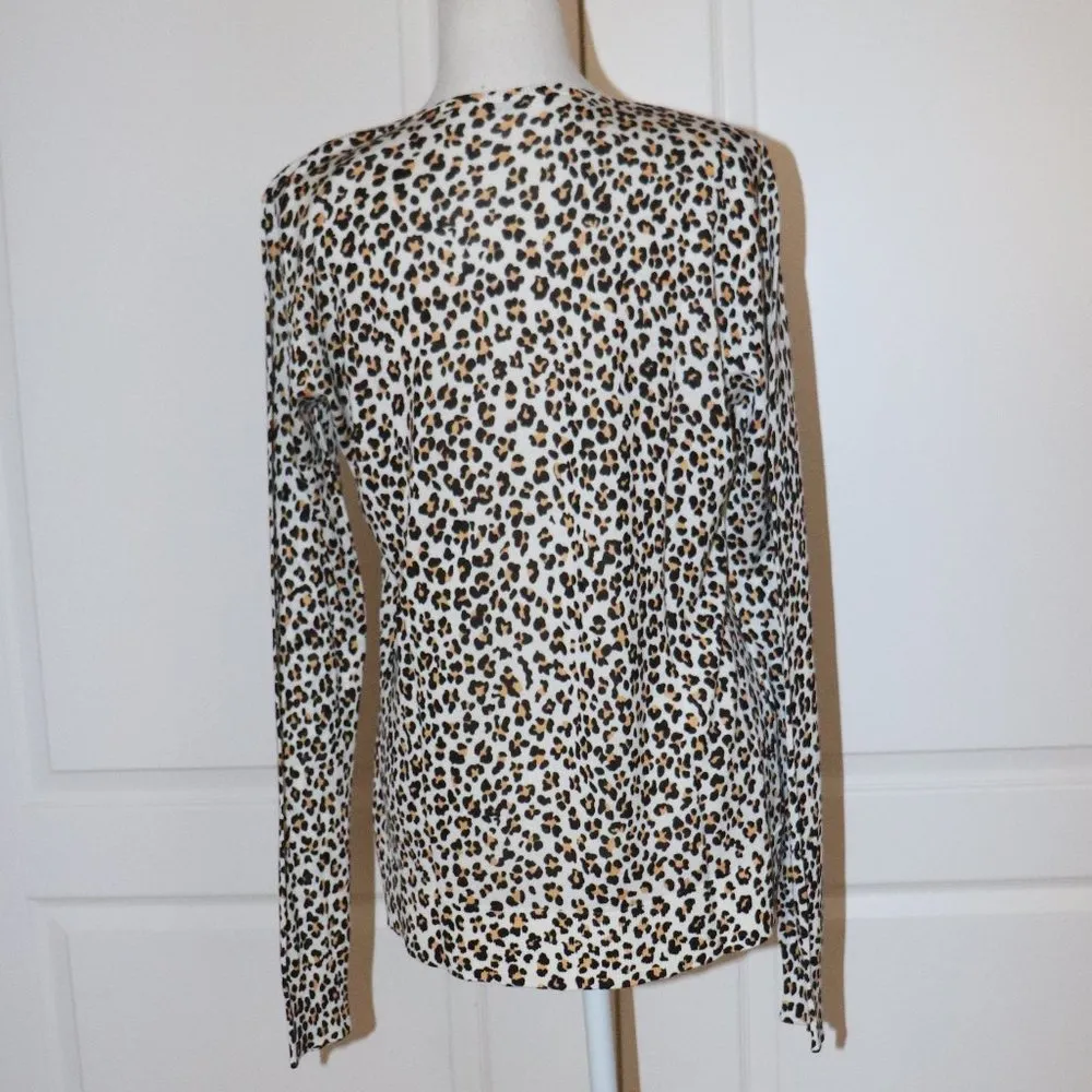 Equipment Femme Leopard Print V Neck Silk Sweater Size Medium - Image 3
