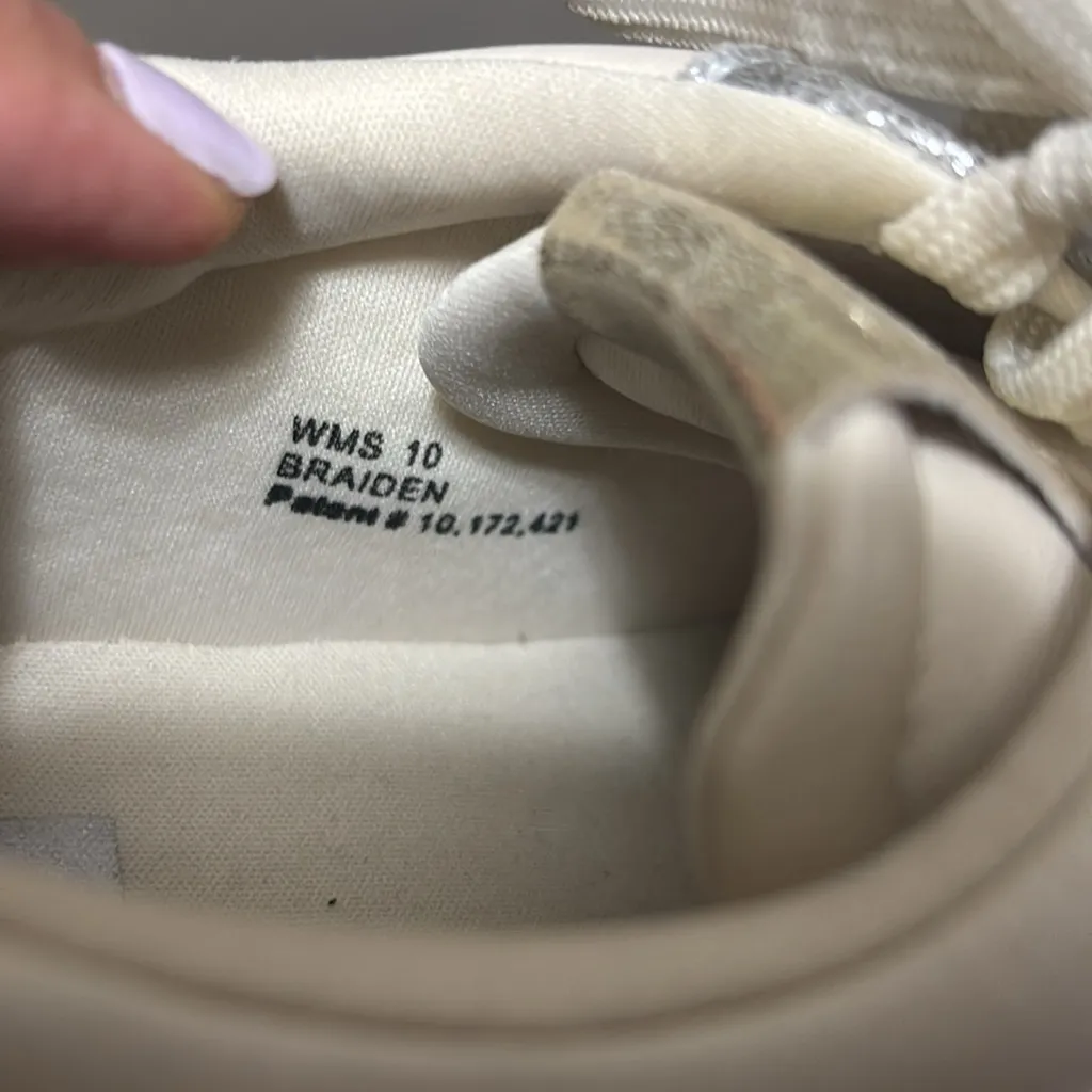 DV by Dolce Vita Silver and Cream Sneakers with Modern Design Braiden sneakers Size 10 - Image 9