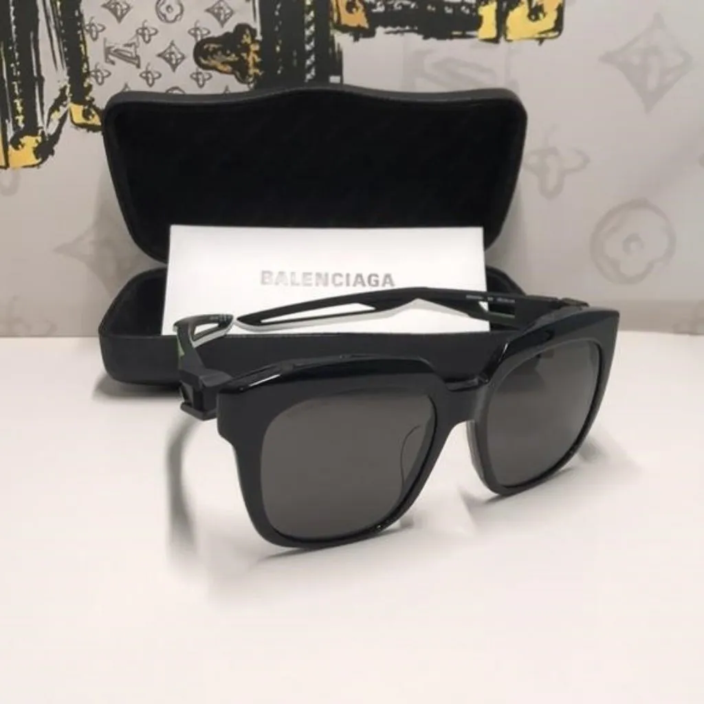 New Authentic Chic Black Sunglasses BB0025SA 004 - Image 3