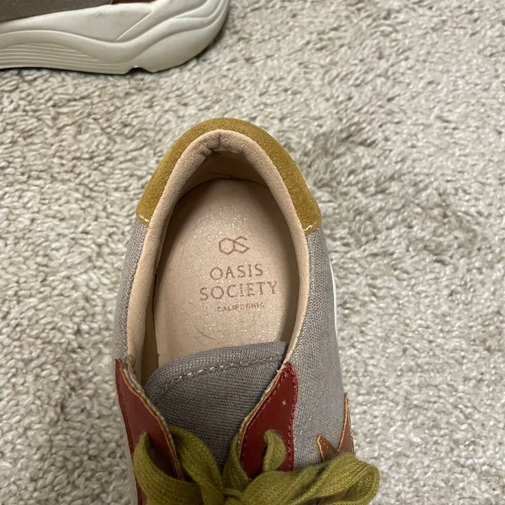 Oasis Society Sneakers Size 6 - Image 2