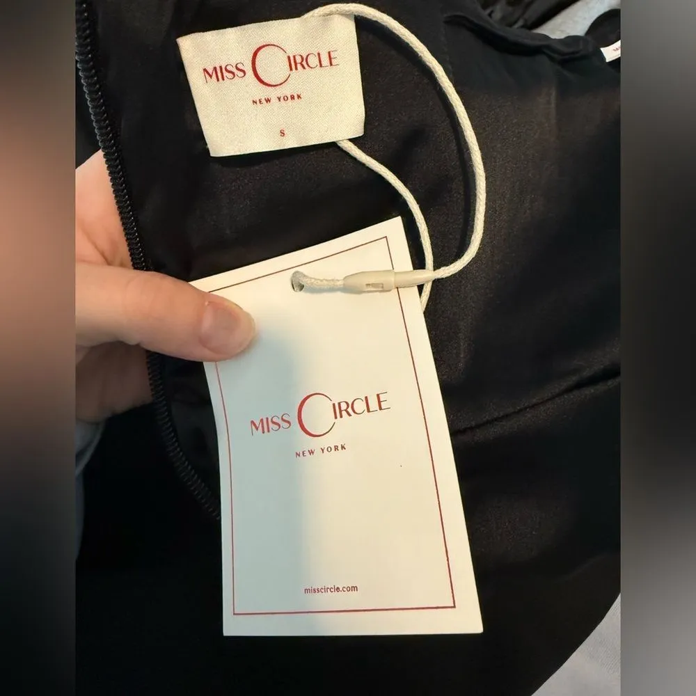 NWT Miss Circle Ignacia Office Casual Black and White Halter Mini A - Image 5