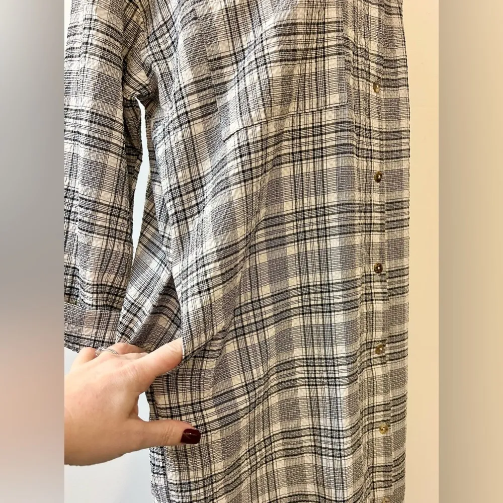 Leo Button Down Size Small - Image 9