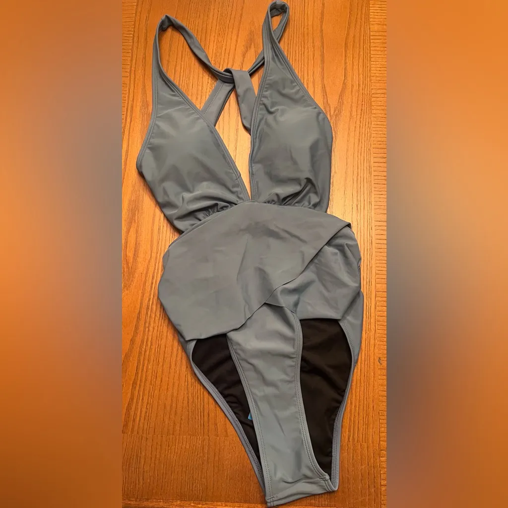 Cupshe Calm Sea Plunge V-Neck Ruched Monokini One-Piece Swimsuit Blue Size Small - Image 5