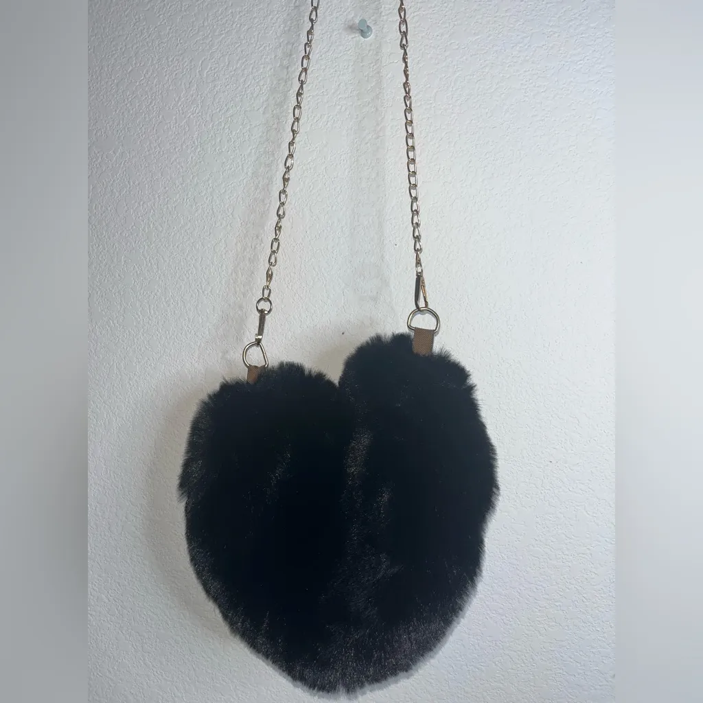 Fuzzy Black Heart Shaped Faux Fur Crossbody Chain Bag Fashion Purse NWOT 9” Wide - Image 10
