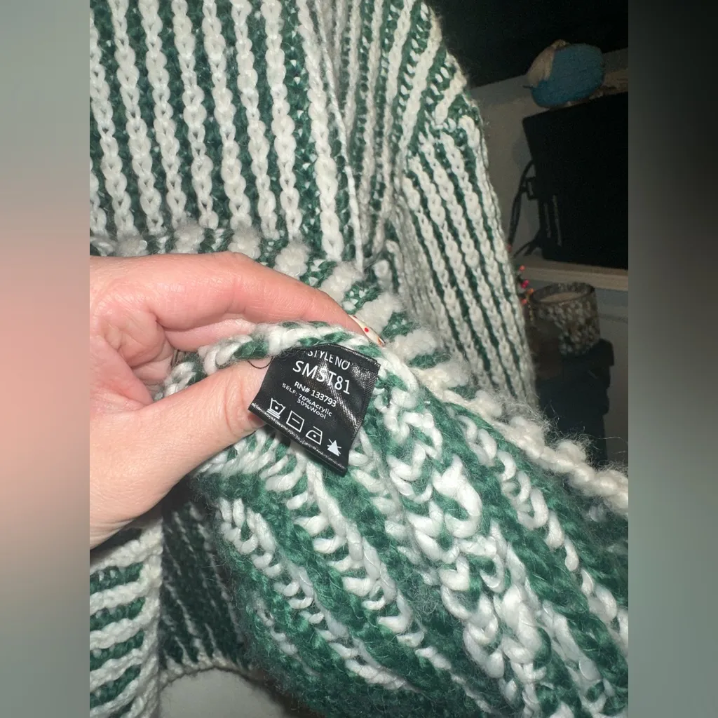 POL Two-Tone Woven Mock Neck Sweater Multi Green & White - Image 6