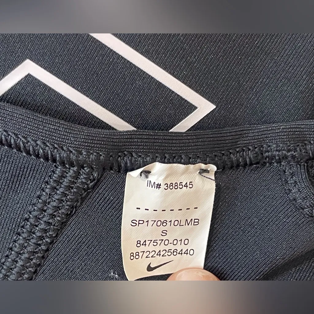 Nike Women’s Dri-Fit‎ Classic Logo Sports Bra Size S - Image 8