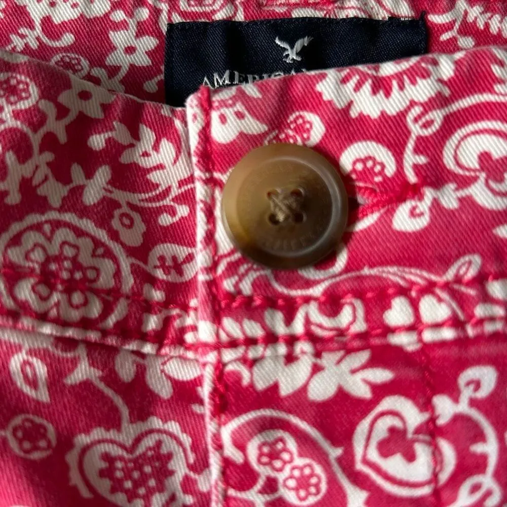 American Eagle Pink Floral Print Stretch Midi Shorts Size 2 - Image 5