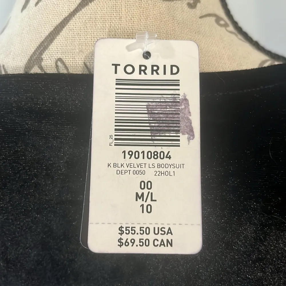 NWT Torrid stretch velvet V-neck body suit size M/L 10 - Image 4