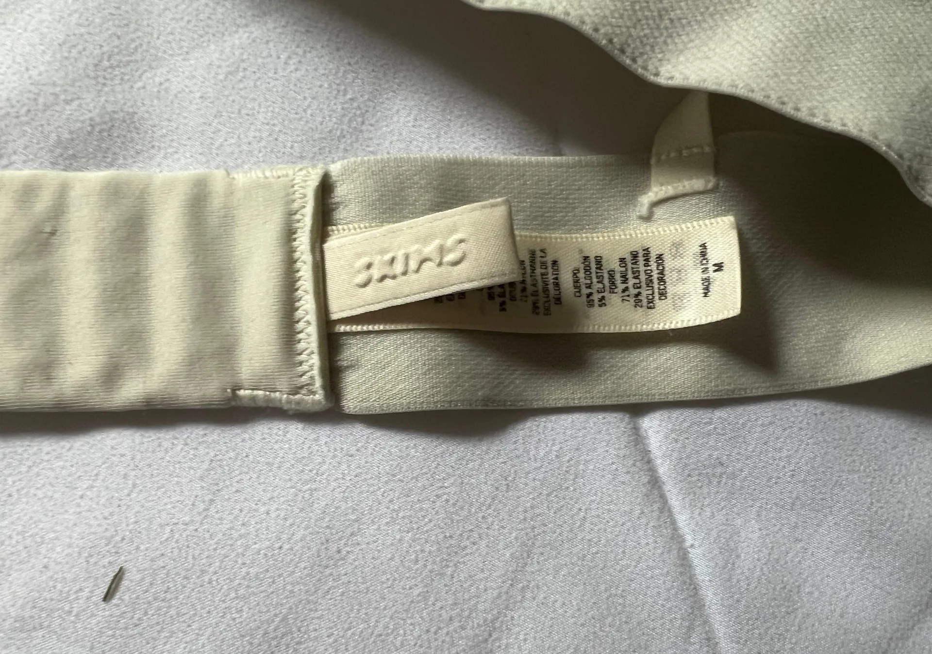 SKIMS Plunge Bralette - Image 5