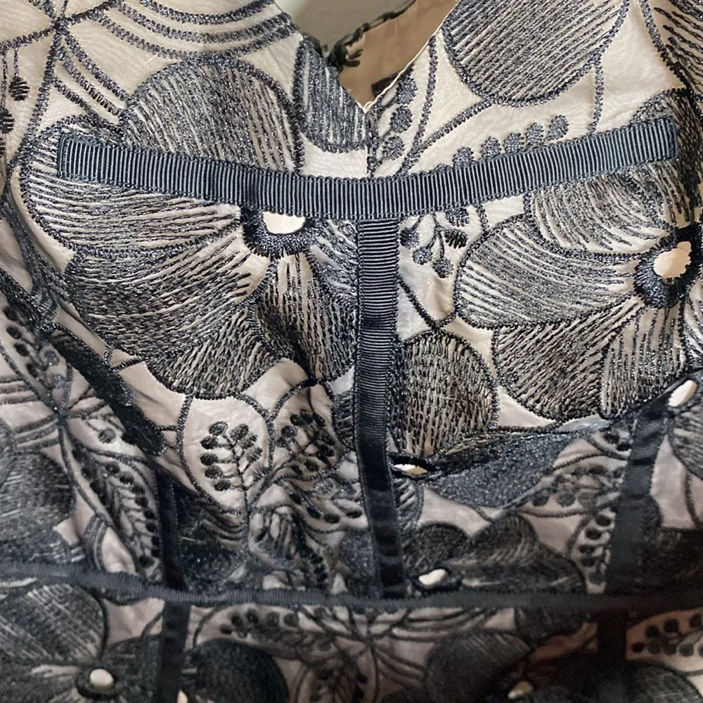 Jill Jill Stuart black floral lace overlay cocktail dress size 10 - Image 6