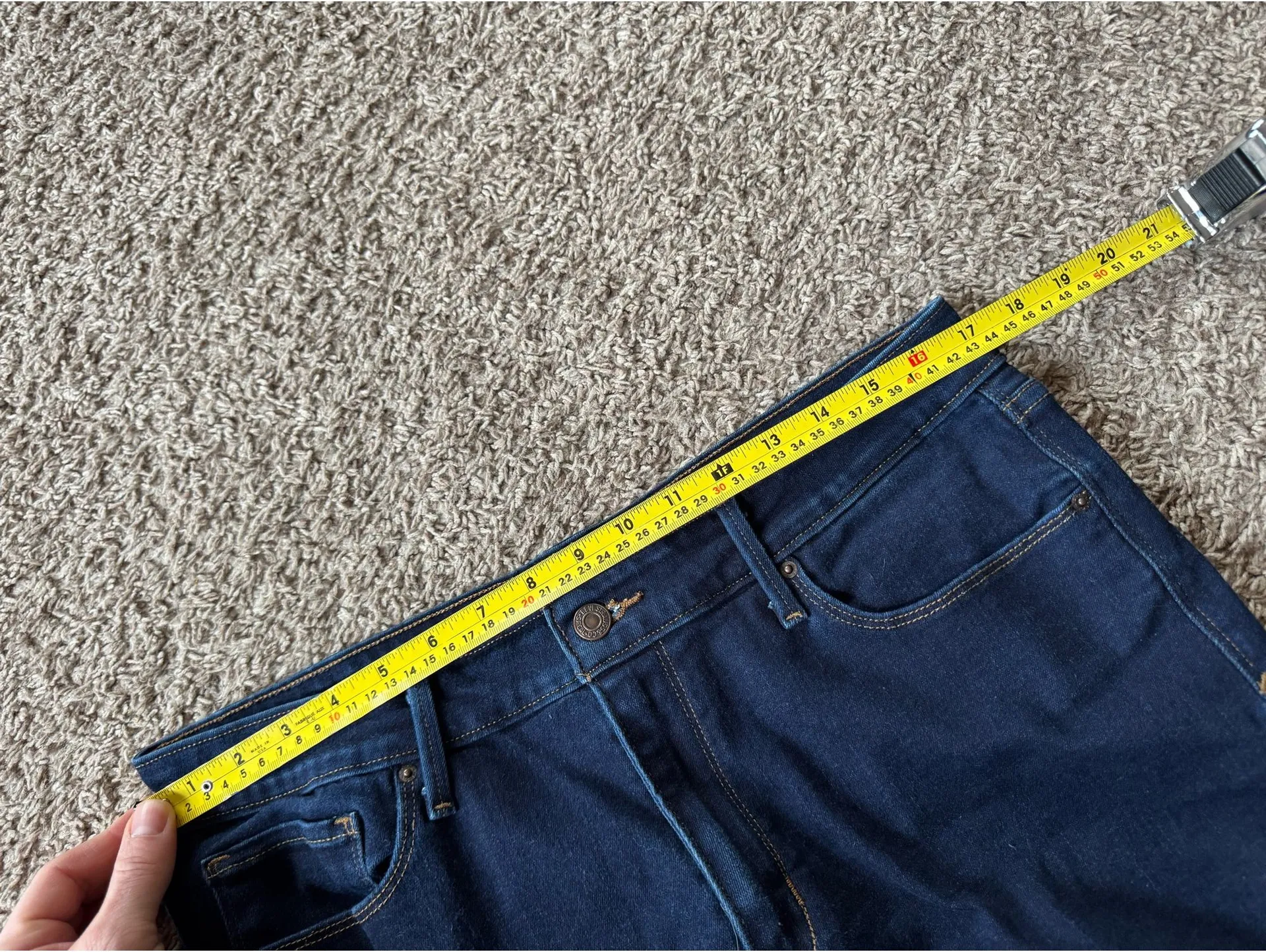 Levi’s Mid Rise Skinny Jeans Women’s Size 14 Dark Wash EUC - Image 3