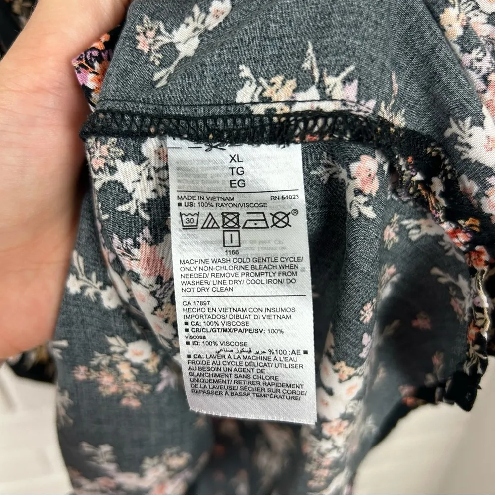 Old Navy Dark Floral Print Button Front Tank Top Size XL - Image 8