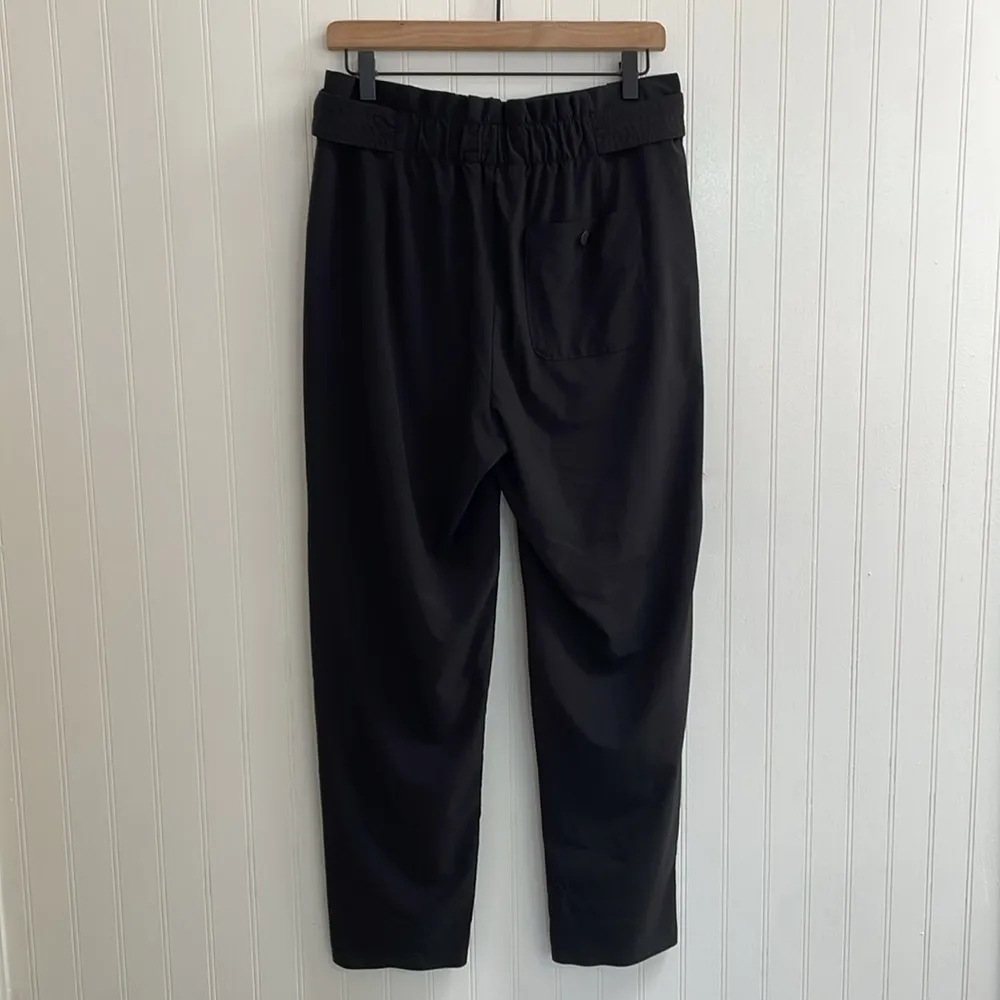 ATHLETA Skyline Pant II in Black High Rise Pleated Belted Paperbag Waist Size 8 - Image 3