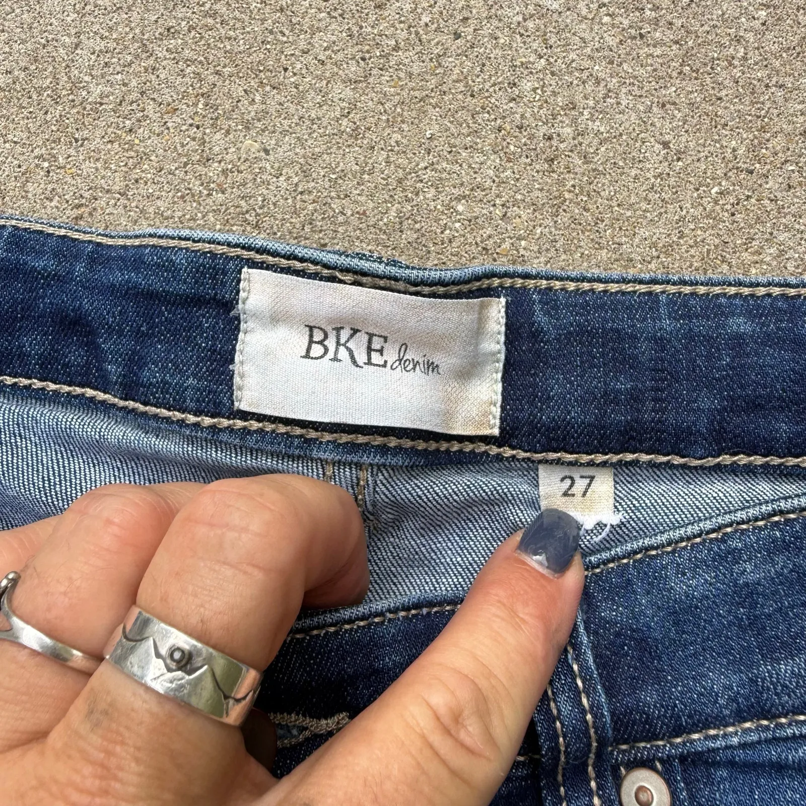 BKE Stella Distressed Stretch Blue Jean Shorts Size 27 ABK1930 - Image 3