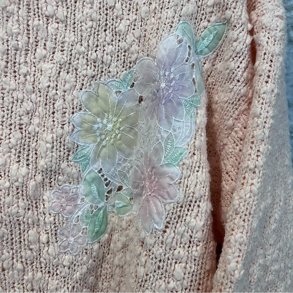 Vintage Women’s Large Yarn Works Pastel Pink Floral Detail Knit Light Weight Top - Image 7