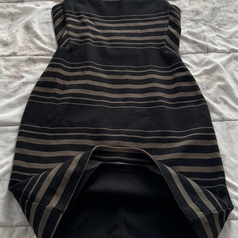 Banana Republic Striped Black and Tan Sleeveless sheath Dress, size 0 office - Image 6