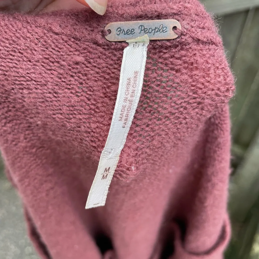 FREE PEOPLE OVERSIZED SOFTLY VEE SWEATER - Image 4