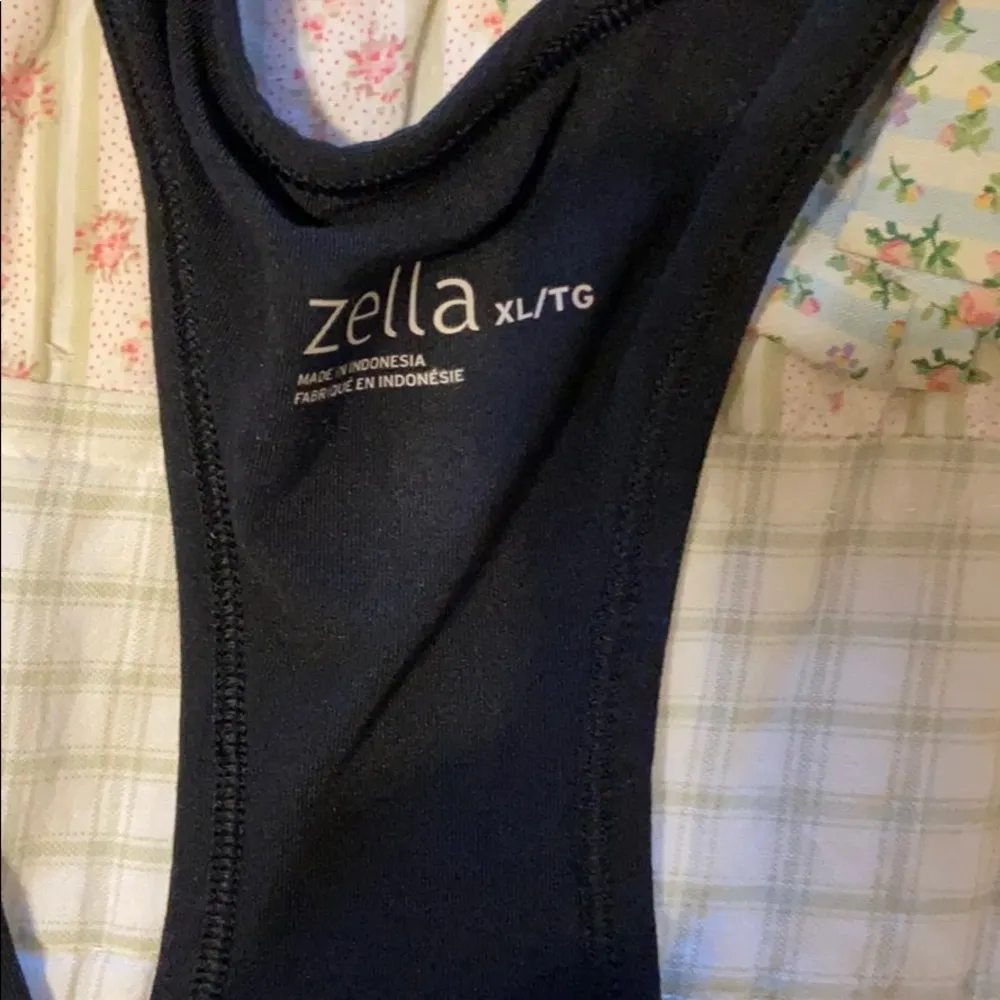 Zella workout top Size XL - Image 2