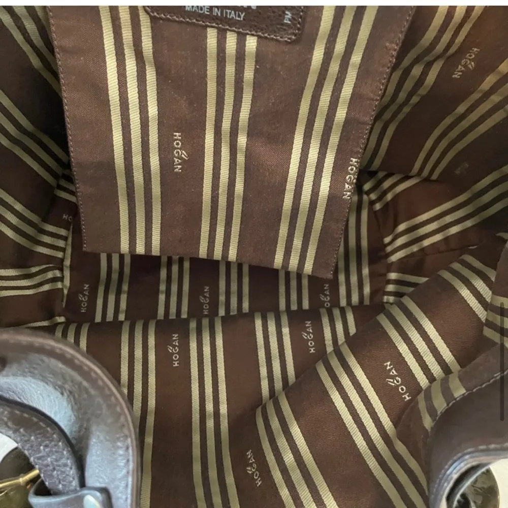 HP* EUC Hogan brown leather oversized bucket bag gold hardware adjustable strap - Image 5