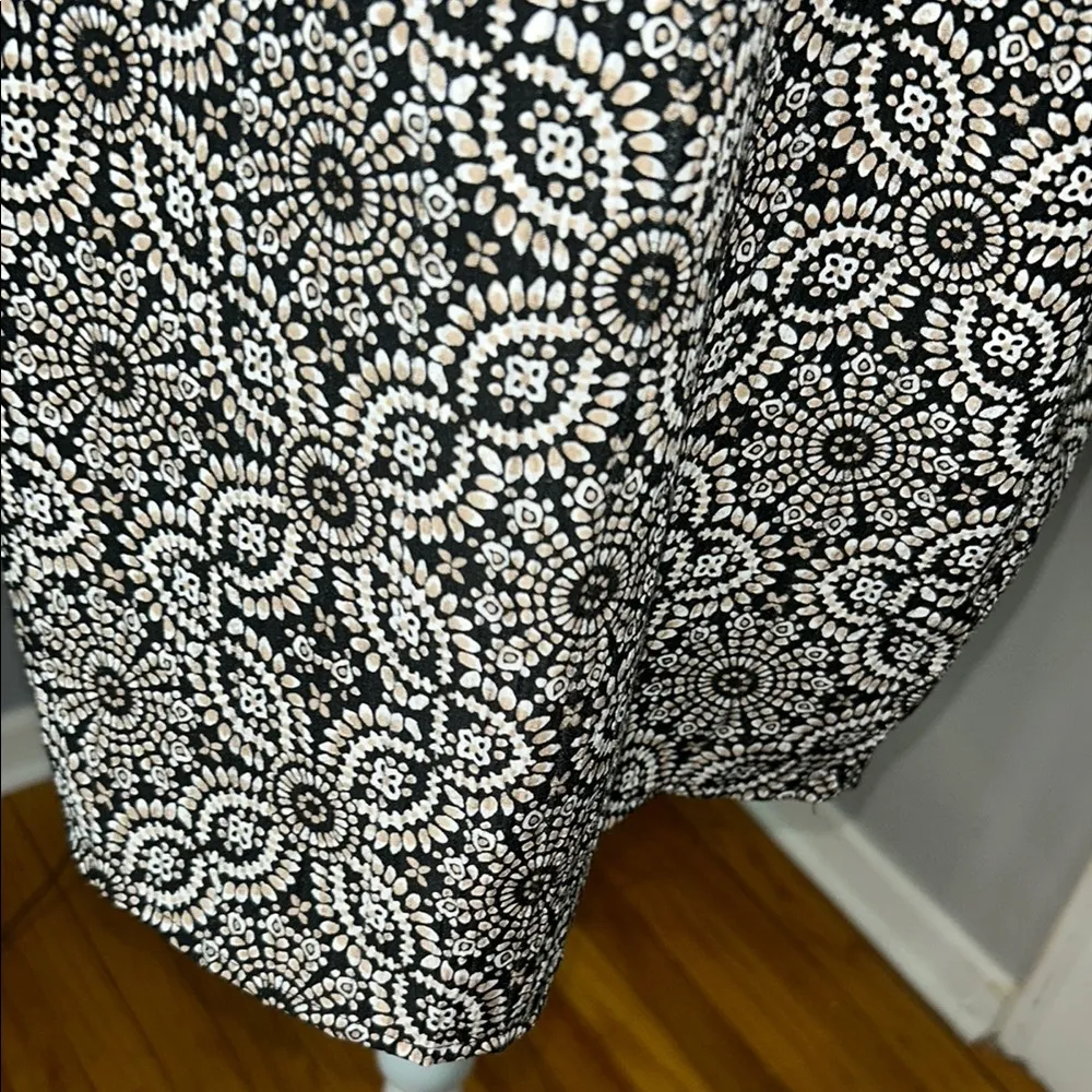 Ann Taylor Black and White Relaxed Flutter Sleeve Top - Image 4