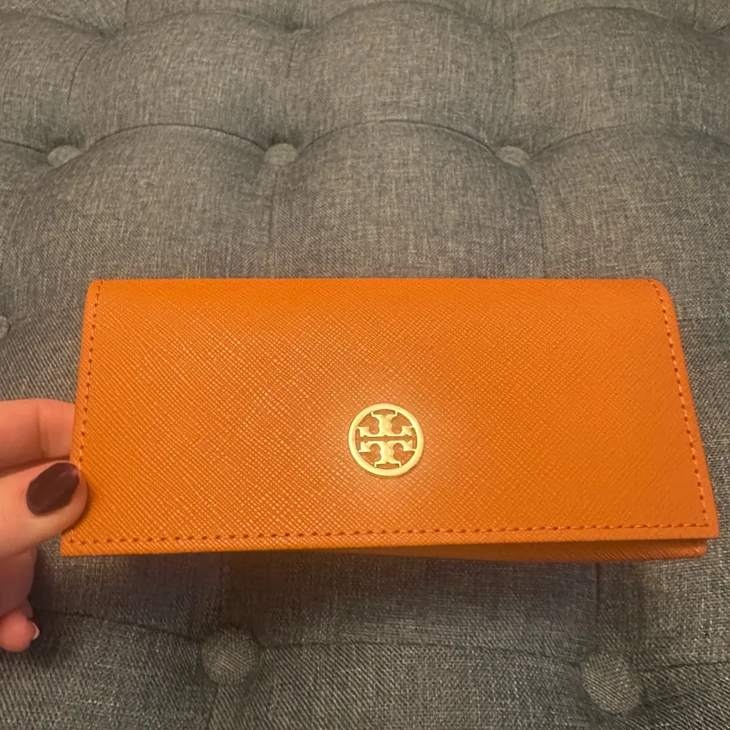 Tory Burch soft sunglasses case orange - Image 3