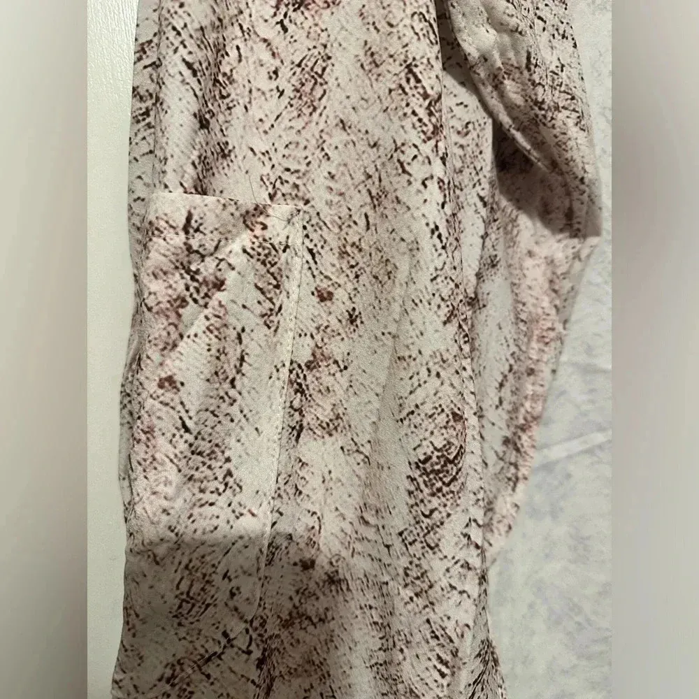 Amaryllis blush snake print light weight loose blazer size L Pink Size L - Image 3