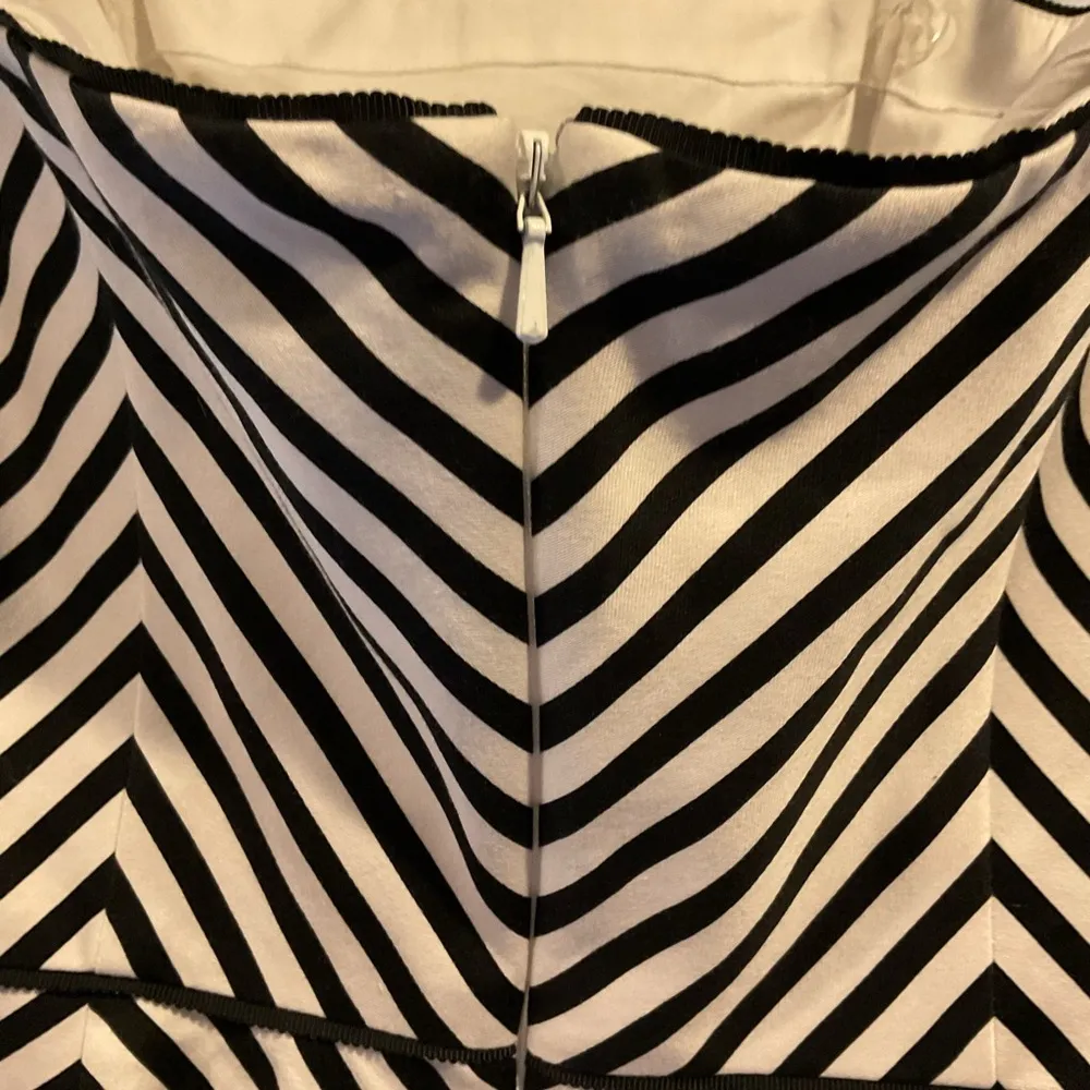 White House Black Market Strapless A-Line Cocktail Dress - Image 6