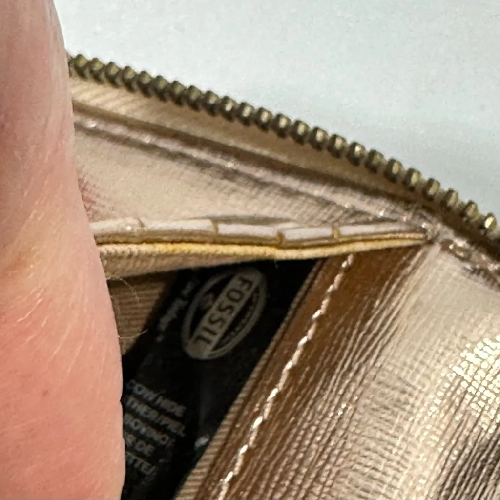 Fossil Beige Off White Leather Zip Around Wallet - Image 5