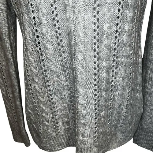 WHITE HOUSE BLACK MARKET Grey Cable Knit Faux‎ Pearl Adorned Sweater EUC Small - Image 6