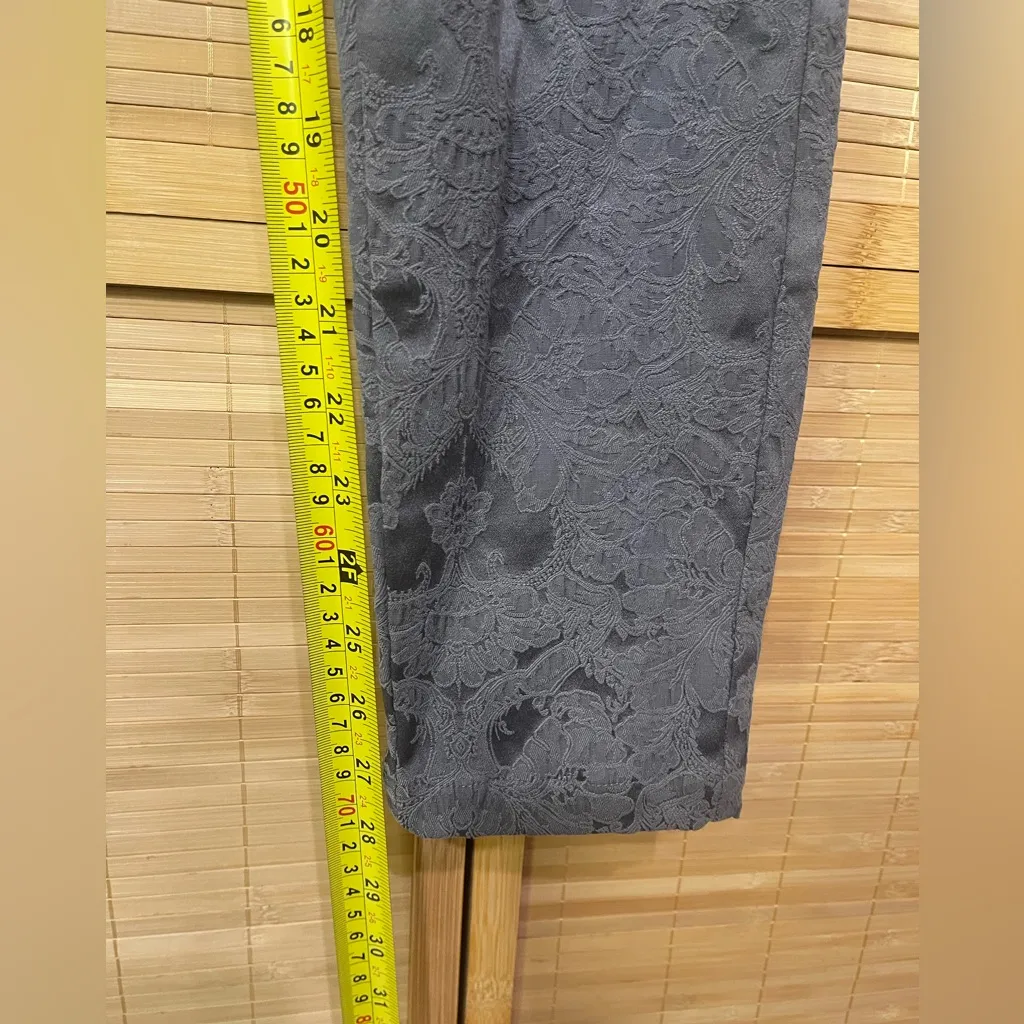 Guess pull on gray lace skinny pants slacks woman’s size medium - Image 6