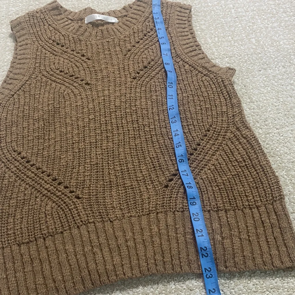 Design History Tan Sleeveless Knit Sweater - Image 11