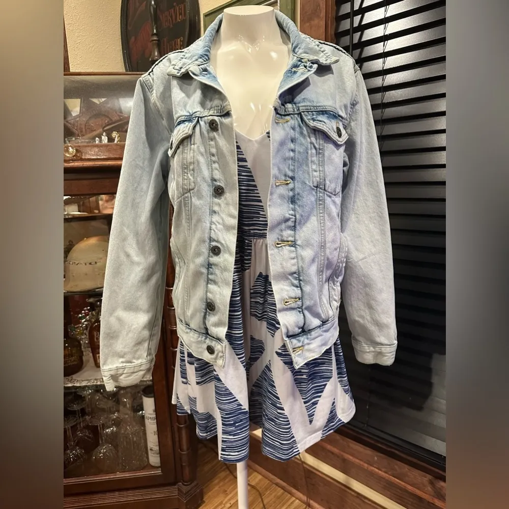 EUC True Craft light blue jean Jacket - Image 6