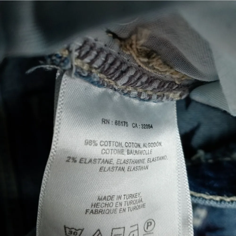 Anthropologie Pilcro and the letterpress slim boyfriend embroidered jean shorts - Image 4