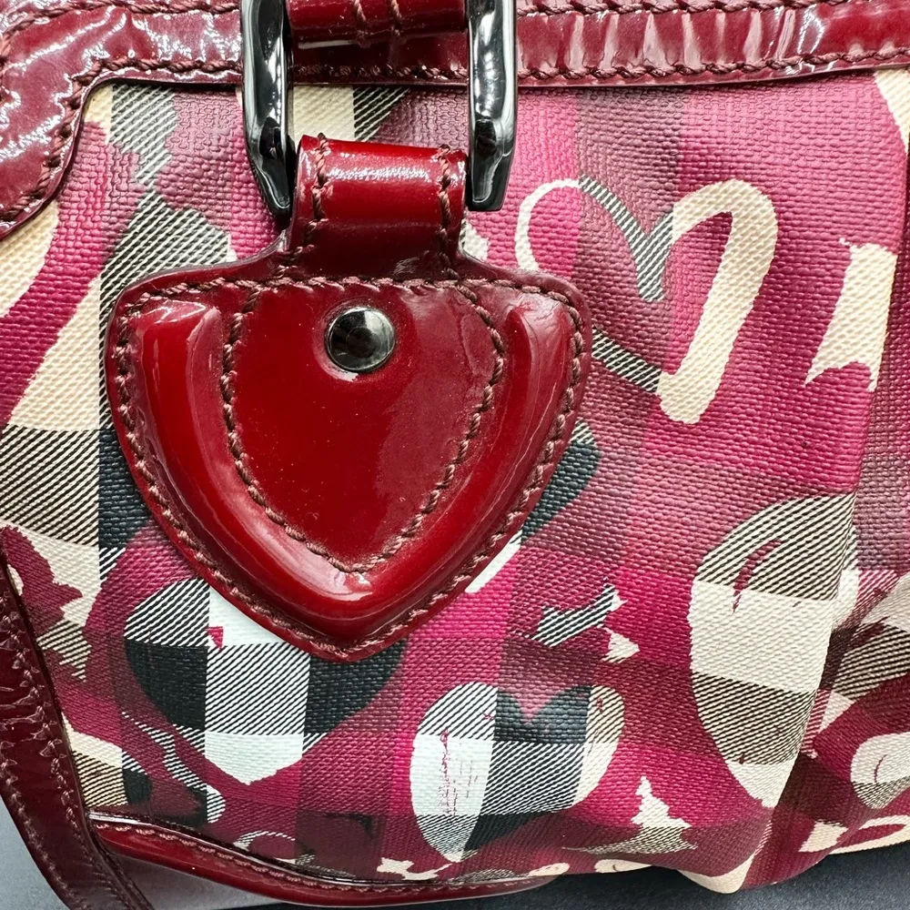 BURBERRY Nova Check Heart Print Pilgrim Satchel Berry - Image 10