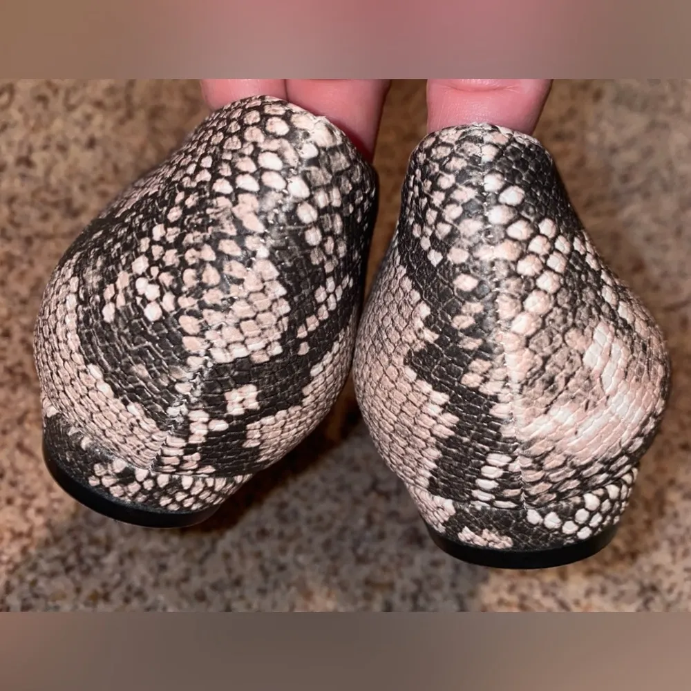 COMFORTVIEW The Olive Flat snakeskin shoes size 7W NWOB - Image 3