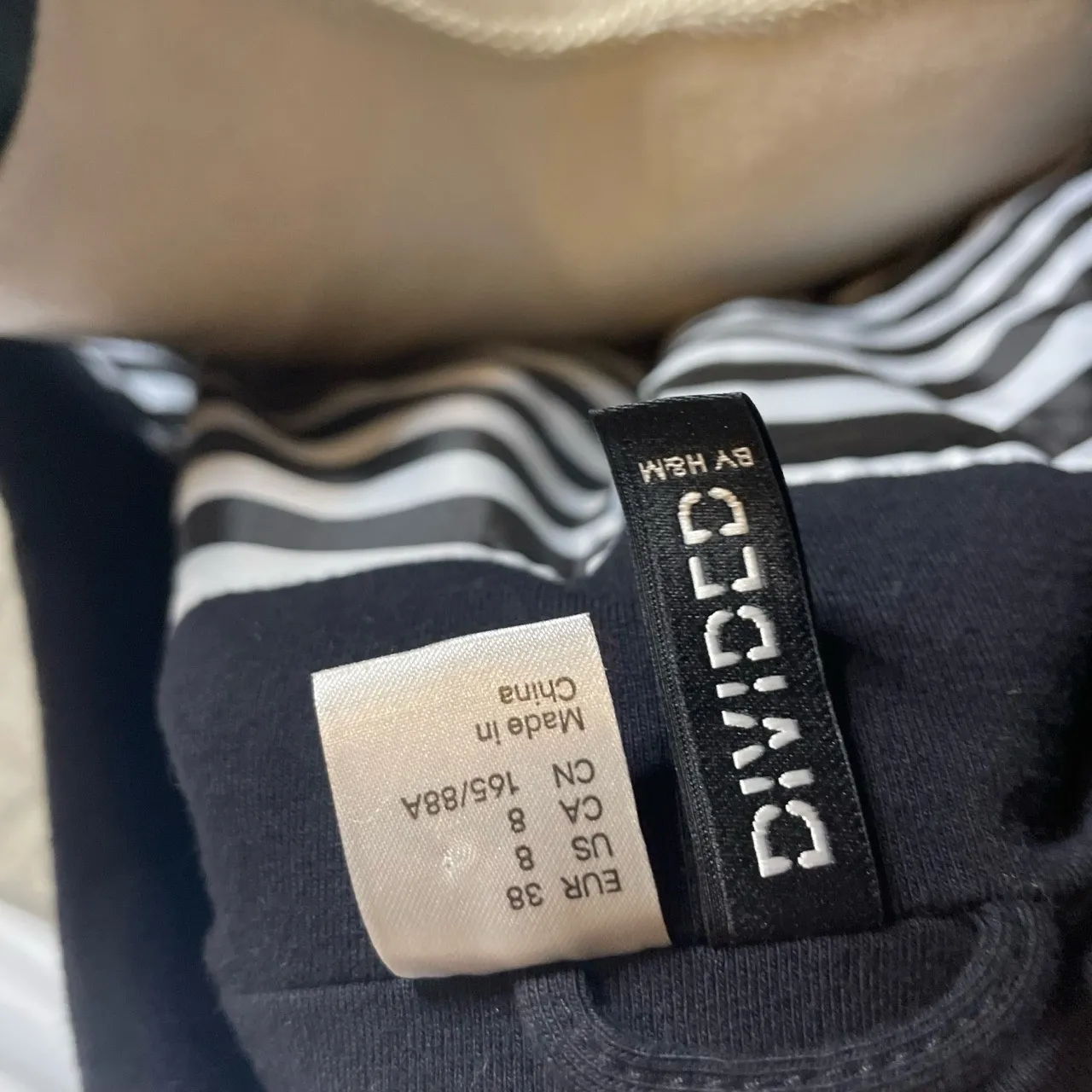 H&M Womens Black One Button High Collar Zipper Detail Blazer Jacket Size 8‎ - Image 4