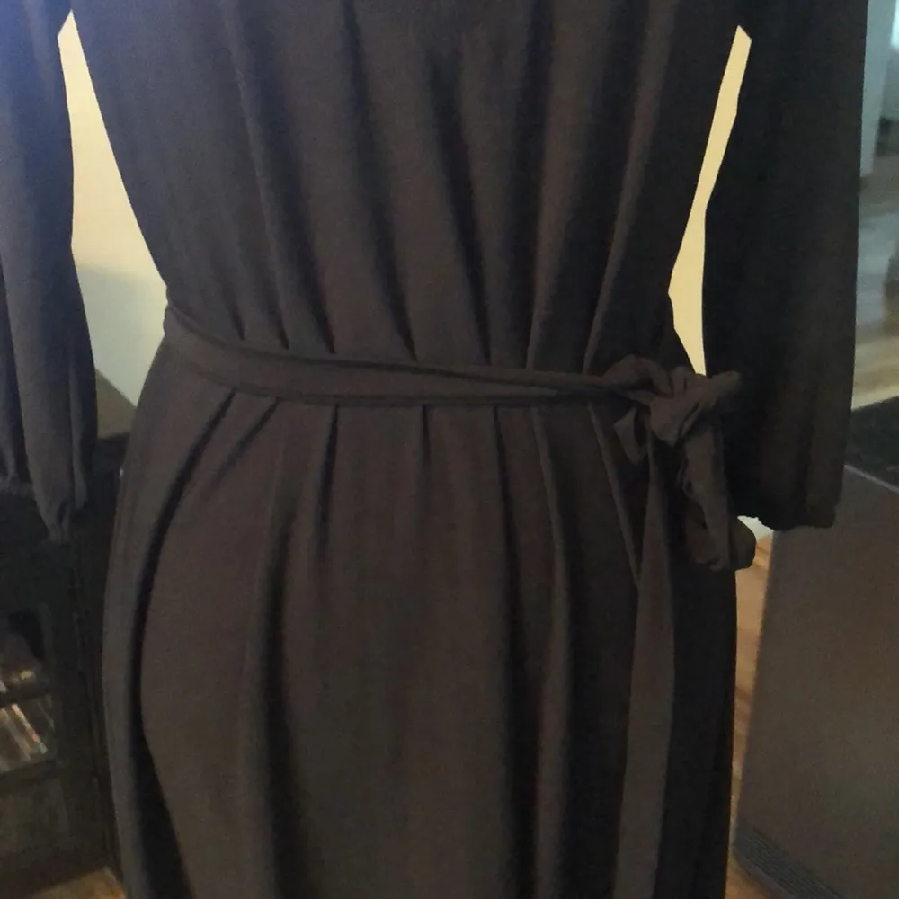 LAST CHANCE 💄 Luxology Belted Black Dress, size 8 - Image 3