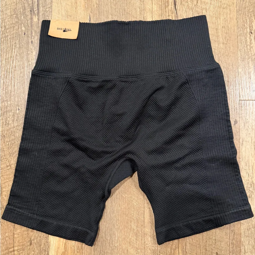 NWT Victoria’s Secret Pink Active Black High-Waisted Ribbed Biker Shorts XS - Image 3