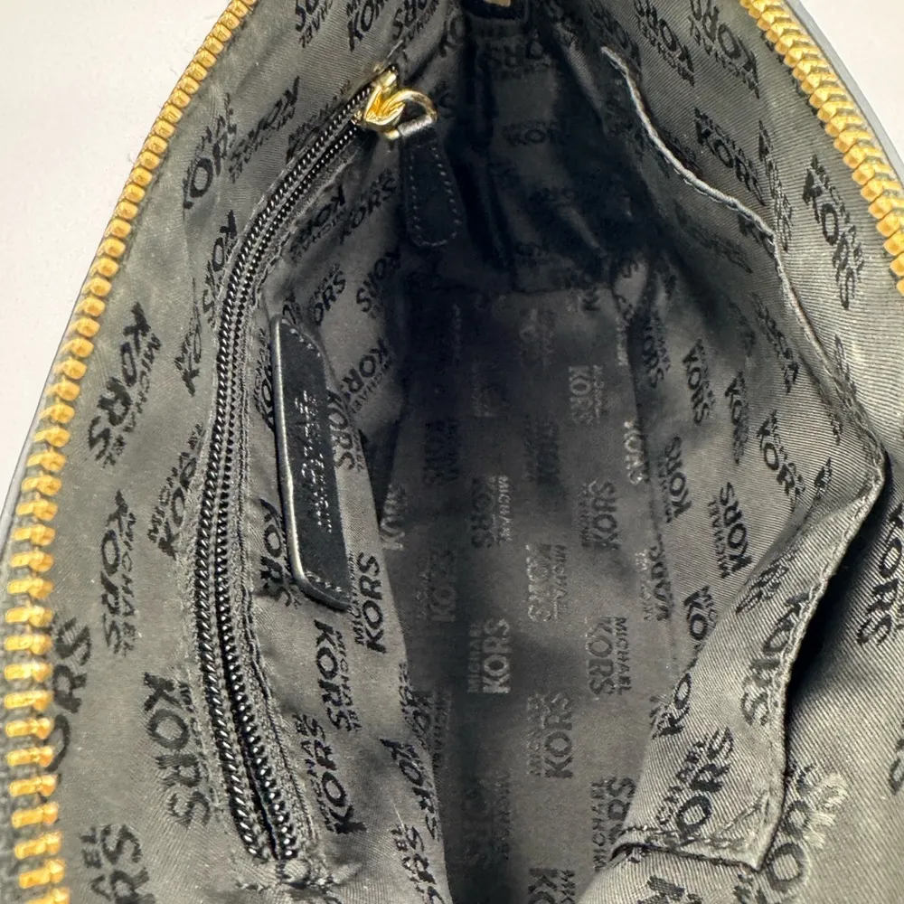 Michael Kors Black Saffiano Leather Cindy LG Dome Crossbody Bag Style: 38S8XCP3L - Image 6