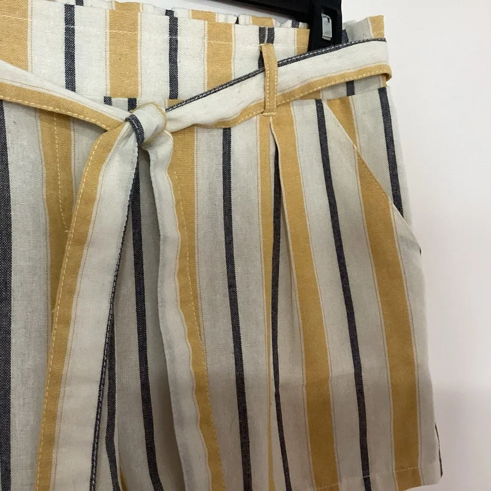 Ci Sono Linen Collection Striped Shorts Size XL - Image 2