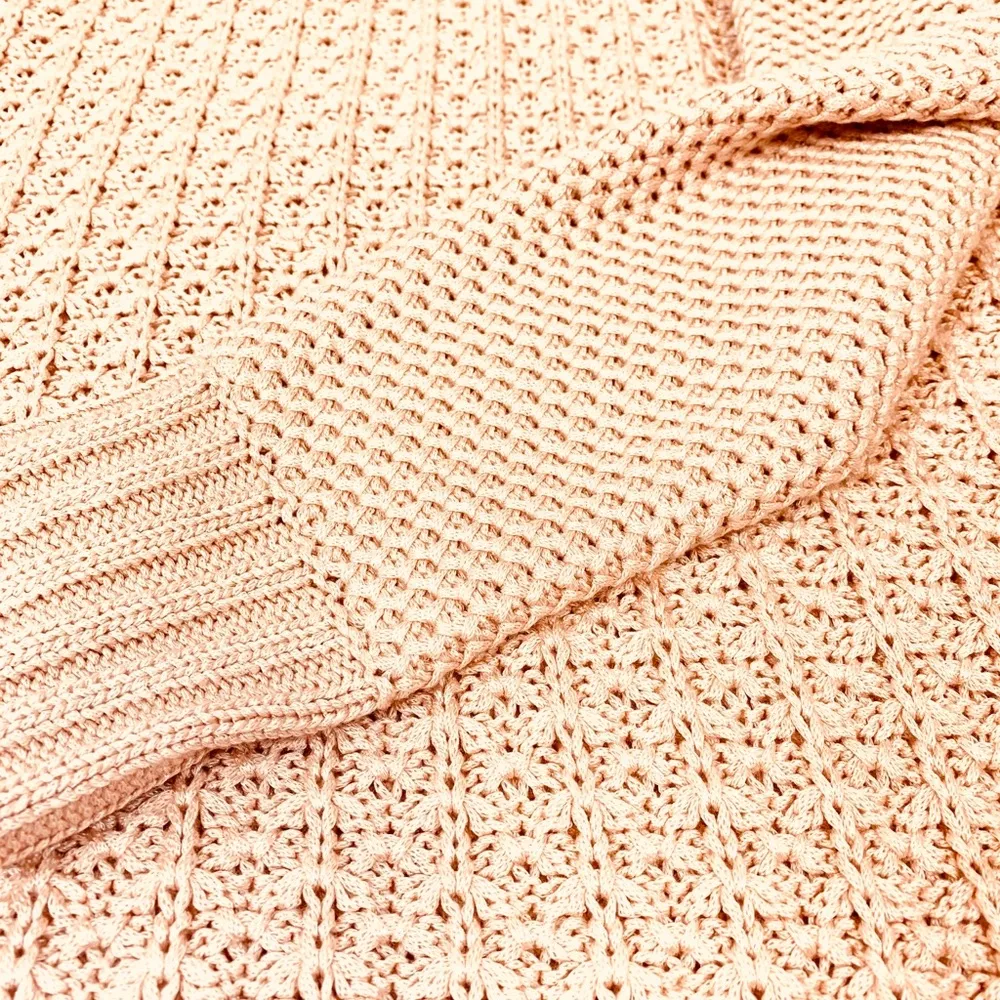 Calvin Klein pink knit sweater. - Image 4