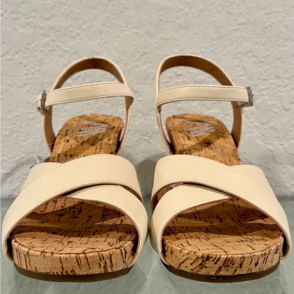 Aerosoles  Women's Cork Wedge Sandal | Size 8 - Image 4