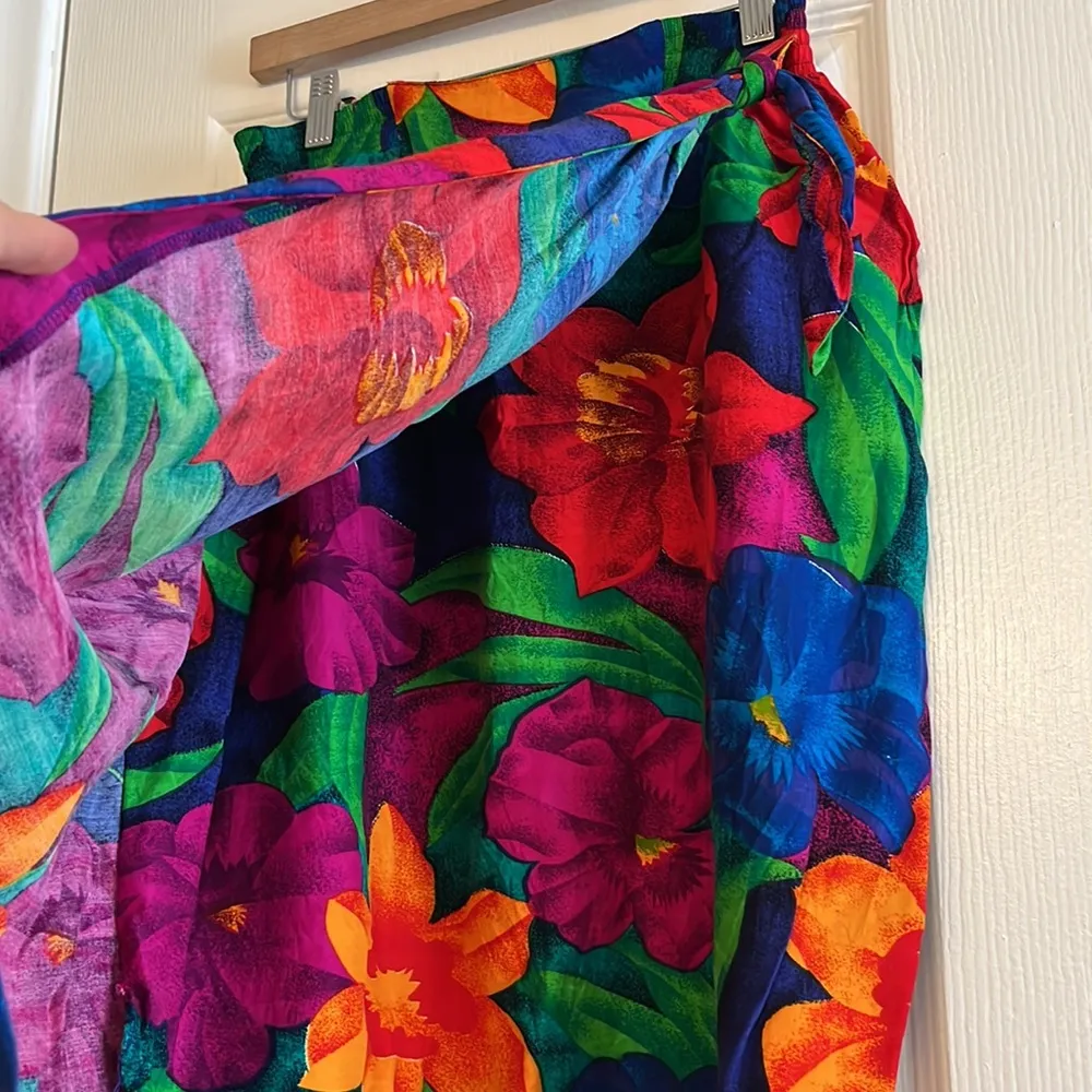 Lovely Vintage Laura & Jayne Floral Midi Skirt. In good Condition. Gently Used. Size 6 - Image 2