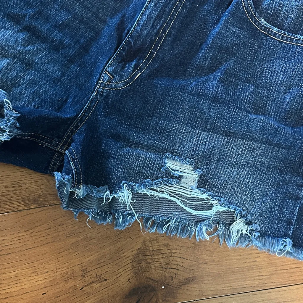 KanCan Dark Blue Distressed Jean Shorts Size undefined - Image 4