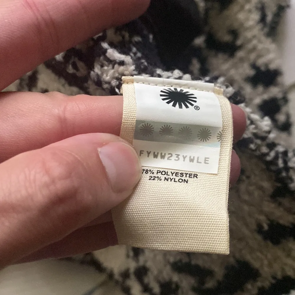 UGG NWT  ‘Phoebe’ leopard print long blanket wrap cardigan sweater, size medium - Image 11