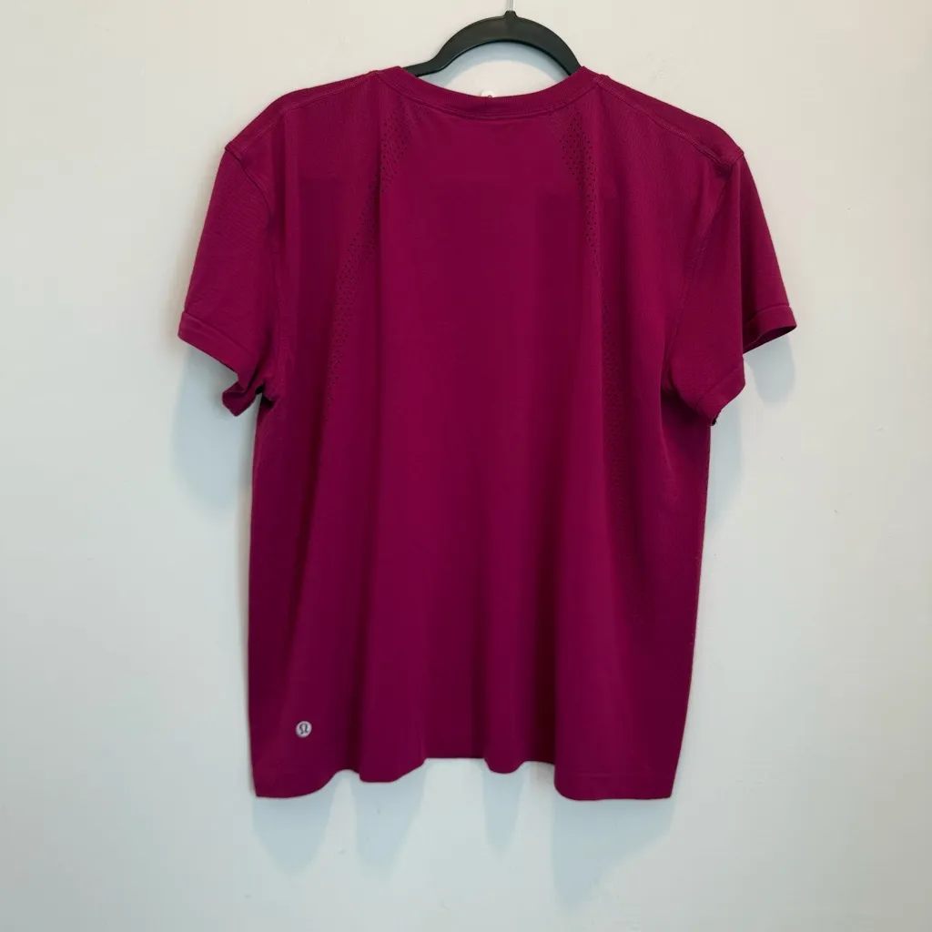 Lululemon Train to Be Short-Sleeve Shirt Sz 12 Magenta Purple Perforated - Image 5