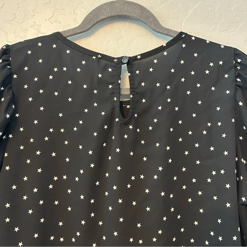 ⭐️Downeast black with white stars print pleated puff sleeve blouse size large - Image 11