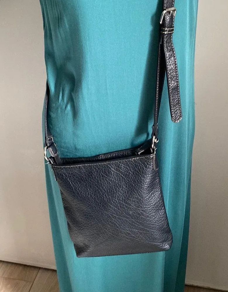 EUC Nine West Women’s Pebbled Vegan Leather Minimalist Crossbody Shoulder Bag - Image 5